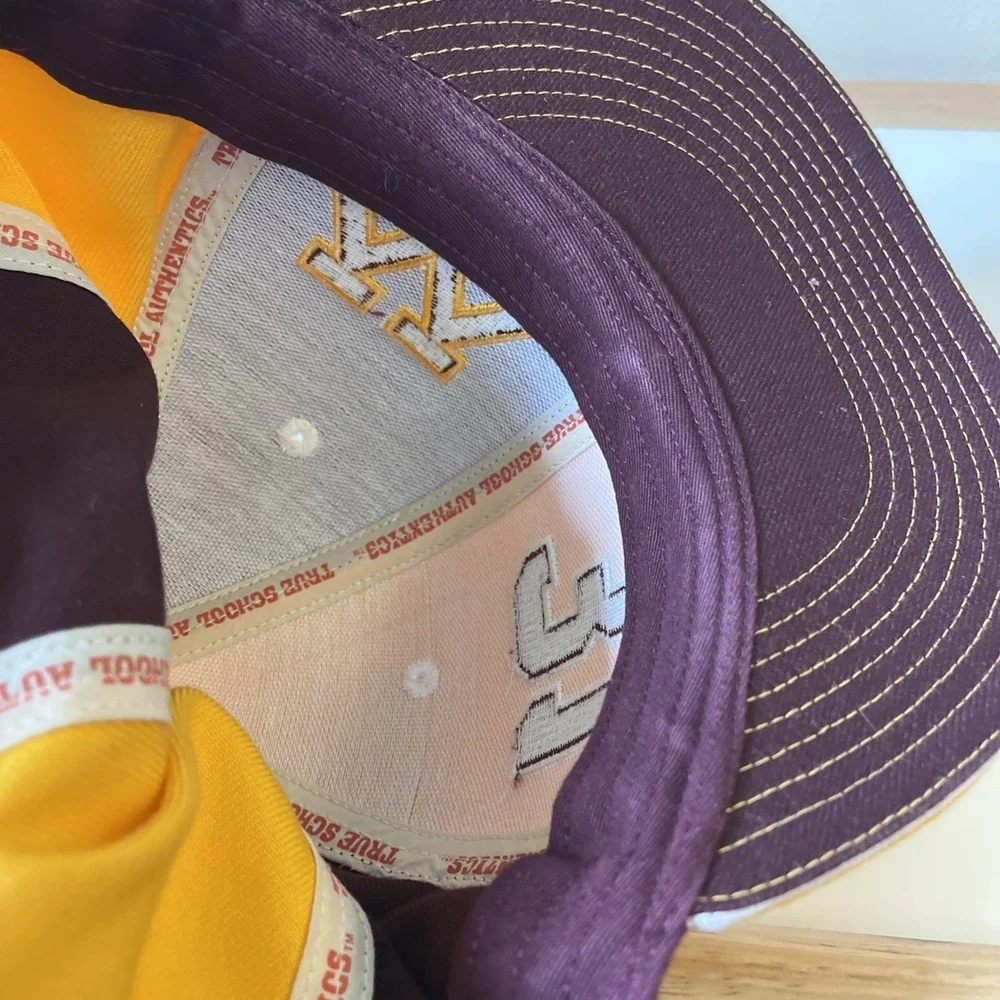 Vintage Minnesota Gophers Fitted Adidas‎ Hat #31 True School Authentics 7 1/2